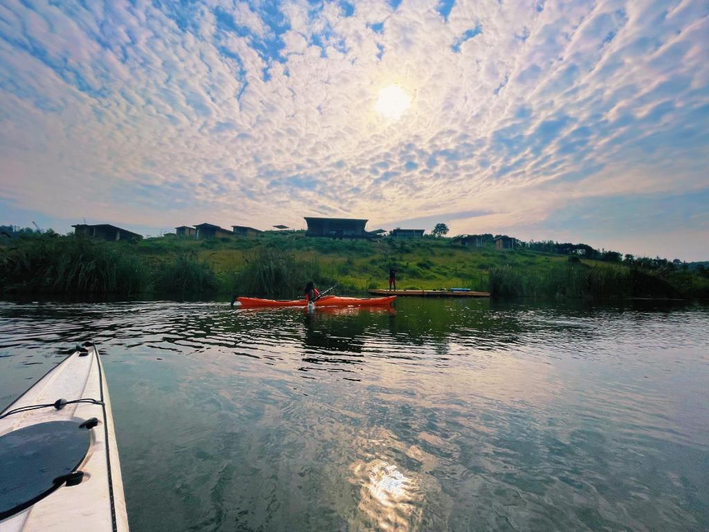 Muhazi Boat excursions